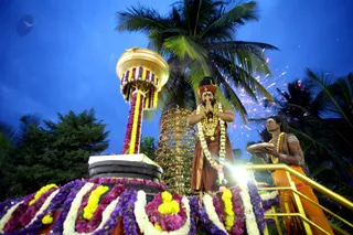 http://nithyananda.org/sites/default/files/photo-gallery/3-2016-12dec-12th-nithyananda-diary_IMG_6630_bengaluru-aadheenam-sadashivoham-day12-karthigai-deepam-swamiji_0.jpg