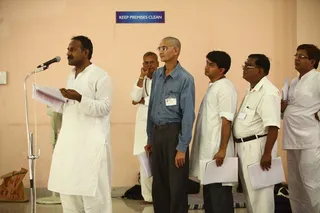 http://nithyananda.org/sites/default/files/photo-gallery/34_Nithyananda_14th_Apr_2012.JPG