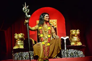 Swamiji gives darshan on Day 1 to all particpants