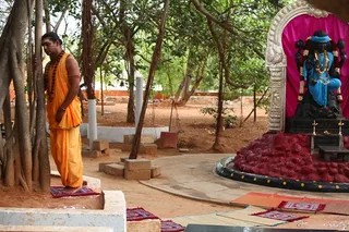 http://nithyananda.org/sites/default/files/photo-gallery/3_Nithyananda_21_April_2012.JPG
