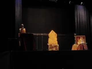 http://nithyananda.org/sites/default/files/photo-gallery/3_nithyananda_la_13oct2012.jpg