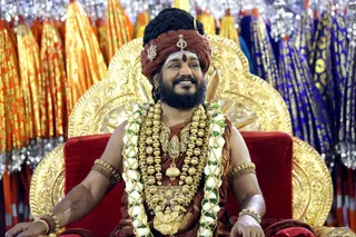 http://nithyananda.org/sites/default/files/photo-gallery/4-016-12dec-12th-nithyananda-diary_IMG_6595_bengaluru-aadheenam-sadashivoham-day12-karthigai-deepam-swamiji.jpg
