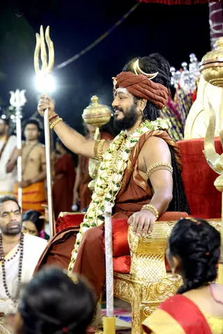 http://nithyananda.org/sites/default/files/photo-gallery/4-2016-12dec-12th-nithyananda-diary_4H7A0268_bengaluru-aadheenam-sadashivoham-day12-karthigai-deepam-swamiji.jpg