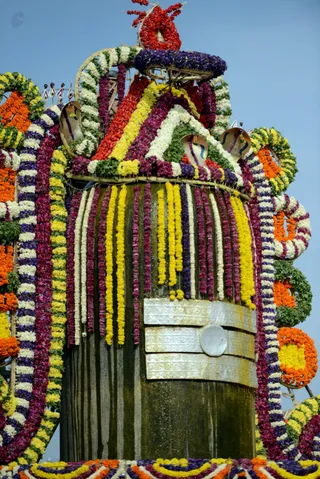 http://nithyananda.org/sites/default/files/photo-gallery/4-2016-12dec-12th-nithyananda-diary_DSC_6493_bengaluru-aadheenam-sadashivoham-day12-puja-rudrabhishekam-swamiji.jpg