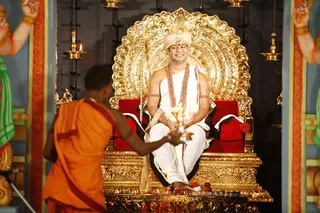 http://nithyananda.org/sites/default/files/photo-gallery/4_Nithyananda_13_Apr_2012.JPG