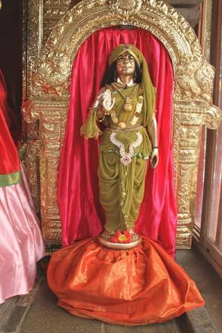 http://nithyananda.org/sites/default/files/photo-gallery/4_nithyananda-temple-12sep2012.JPG