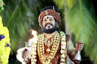 http://nithyananda.org/sites/default/files/photo-gallery/5-2016-12dec-12th-nithyananda-diary_4H7A0323_bengaluru-aadheenam-sadashivoham-day12-karthigai-deepam-swamiji.jpg