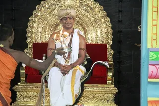 http://nithyananda.org/sites/default/files/photo-gallery/5_Nithyananda_15_Apr_2012.JPG