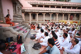 http://nithyananda.org/sites/default/files/photo-gallery/5_nithyananda_12oct2012.JPG