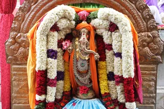 http://nithyananda.org/sites/default/files/photo-gallery/5_nithyananda_temple_10sep2012.jpg