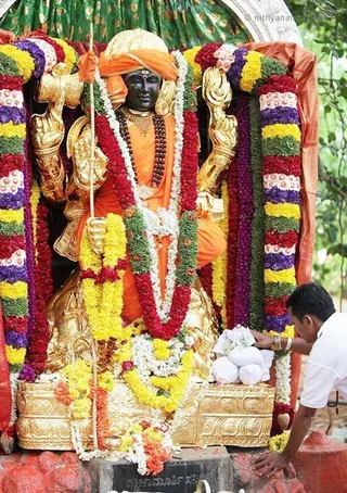 https://www.nithyananda.org/sites/default/files/photo-gallery/6-b_12_0.jpg?1311014444