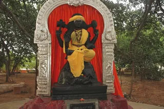http://nithyananda.org/sites/default/files/photo-gallery/6_nithyananda-temple-13sep2012.JPG