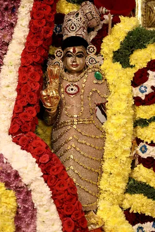 http://nithyananda.org/sites/default/files/photo-gallery/7T7A1542.JPG
