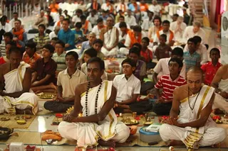 http://nithyananda.org/sites/default/files/photo-gallery/7_Nithyananda_1_May_2012.JPG