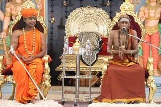 http://nithyananda.org/sites/default/files/photo-gallery/7_Nithyananda_20_Mar_2012.JPG
