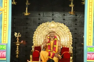 http://nithyananda.org/sites/default/files/photo-gallery/7_Nithyananda_21_April_2012.JPG