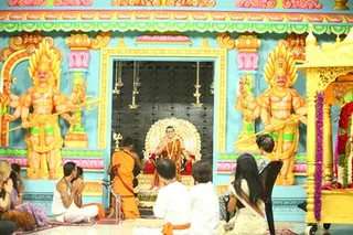 http://nithyananda.org/sites/default/files/photo-gallery/8_Nithyananda_1_May_2012.JPG
