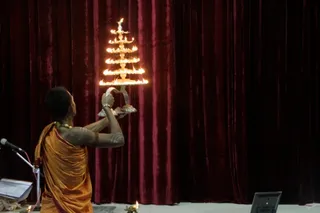 http://nithyananda.org/sites/default/files/photo-gallery/8_Nithyananda_paduka-pooja_30apr2012.JPG