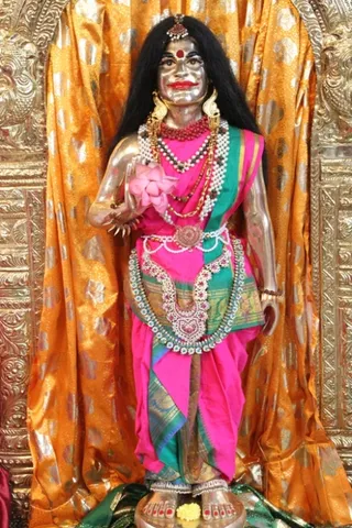 http://nithyananda.org/sites/default/files/photo-gallery/8_nithyananda_01oct2012.JPG