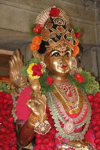 http://nithyananda.org/sites/default/files/photo-gallery/8_nithyananda_21aug2012.JPG