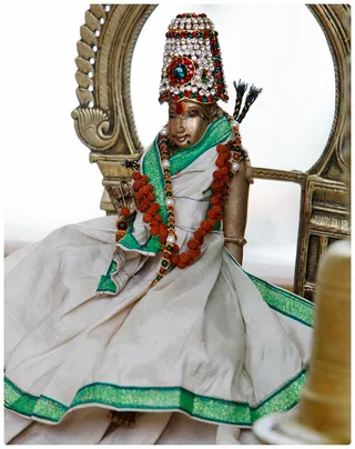 http://nithyananda.org/sites/default/files/photo-gallery/9-Nithyananda_Swami-12-7-13-19.JPG