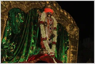 http://nithyananda.org/sites/default/files/photo-gallery/9_Nithyananda_procession_06may2012.JPG