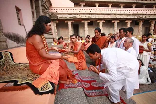 http://nithyananda.org/sites/default/files/photo-gallery/9_nithyananda_12oct2012.JPG