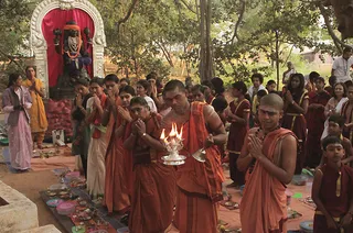 http://nithyananda.org/sites/default/files/photo-gallery/Arathi-1_0.jpg