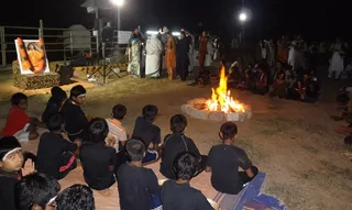 http://nithyananda.org/sites/default/files/photo-gallery/Campfire.jpg