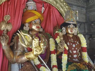 Sri Nithyanandeswara and Nithyanandeswari
