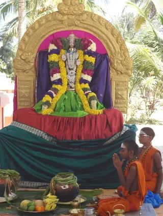 http://nithyananda.org/sites/default/files/photo-gallery/DSC09048.JPG