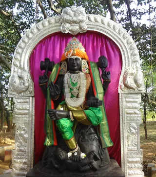 http://nithyananda.org/sites/default/files/photo-gallery/Dakshinamurthy1_0.jpg