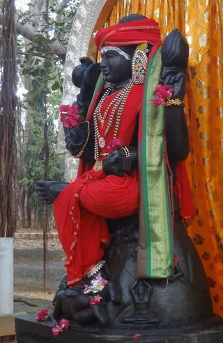 http://nithyananda.org/sites/default/files/photo-gallery/Dakshinamurthy2_1.jpg