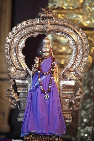 http://nithyananda.org/sites/default/files/photo-gallery/IMG_0549_0.JPG