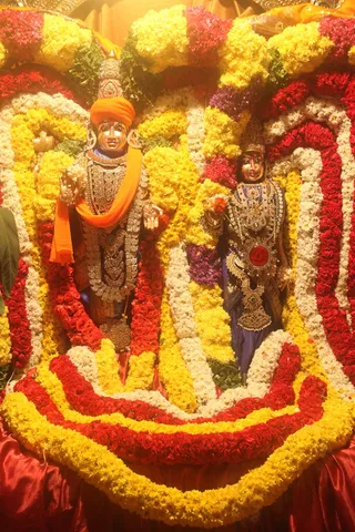 http://nithyananda.org/sites/default/files/photo-gallery/IMG_0729.JPG