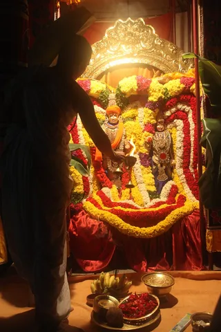 http://nithyananda.org/sites/default/files/photo-gallery/IMG_0734_2.JPG