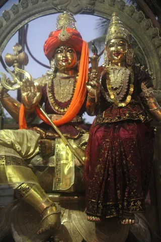 http://nithyananda.org/sites/default/files/photo-gallery/IMG_0825.JPG