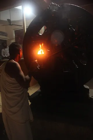 http://nithyananda.org/sites/default/files/photo-gallery/IMG_0874_0.JPG