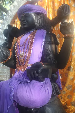 http://nithyananda.org/sites/default/files/photo-gallery/IMG_0971.JPG