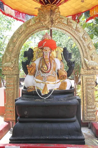 http://nithyananda.org/sites/default/files/photo-gallery/IMG_1060.JPG