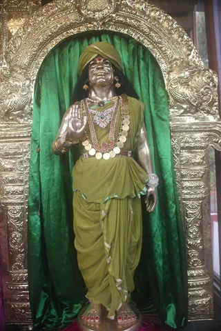 http://nithyananda.org/sites/default/files/photo-gallery/IMG_1234.JPG