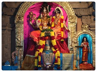 Sri Nithyanandeswara and Nithyanandeswari