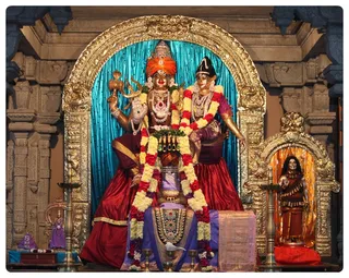 Sri Nithyanandeswara and Nithyanandeswari