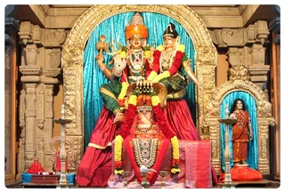 Sri Nithyanandeswara and Nithyanandeswari