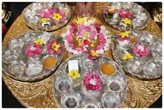 http://nithyananda.org/sites/default/files/photo-gallery/IMG_2554-09-07-13-14.JPG