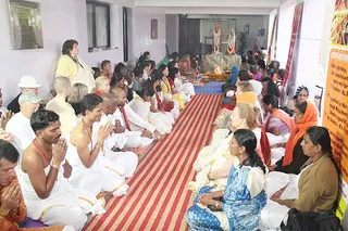 http://nithyananda.org/sites/default/files/photo-gallery/IMG_2669_0.JPG