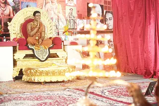 http://nithyananda.org/sites/default/files/photo-gallery/IMG_3763_2.JPG