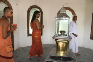 http://nithyananda.org/sites/default/files/photo-gallery/IMG_3987.JPG