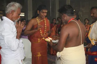 http://nithyananda.org/sites/default/files/photo-gallery/IMG_4225_0.JPG