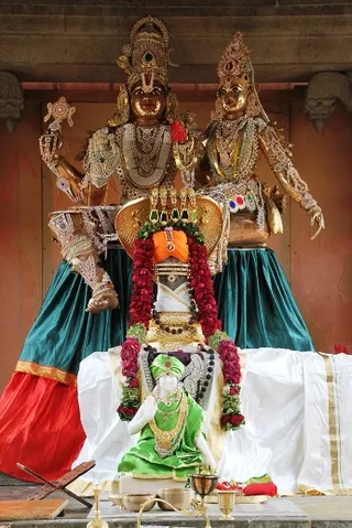 http://nithyananda.org/sites/default/files/photo-gallery/IMG_4838_1.JPG